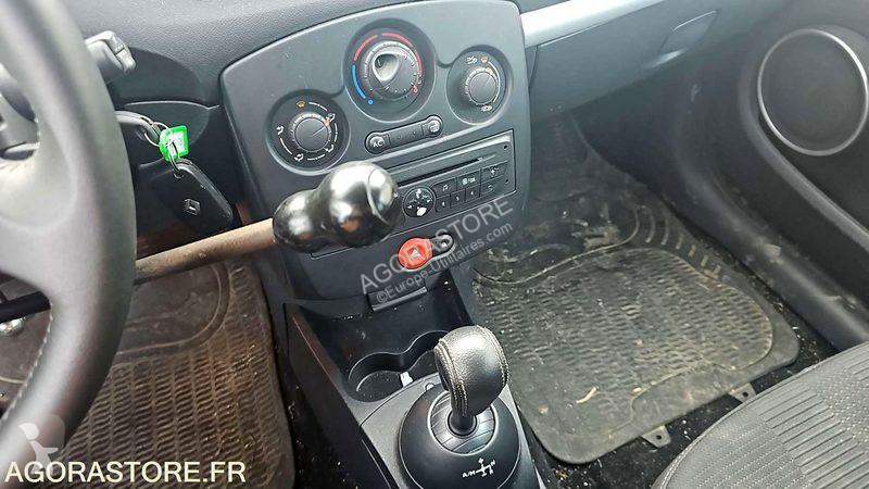 Veículo utilitário Renault CLIO