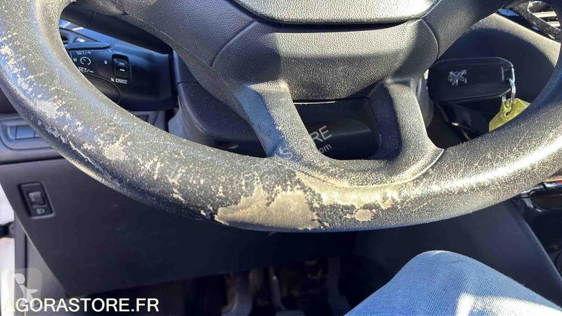 Véhicule utilitaire Peugeot 208
