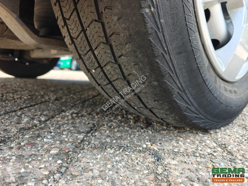 Užitkové vozidlo Renault Euro6B - L3H2 - Rear...