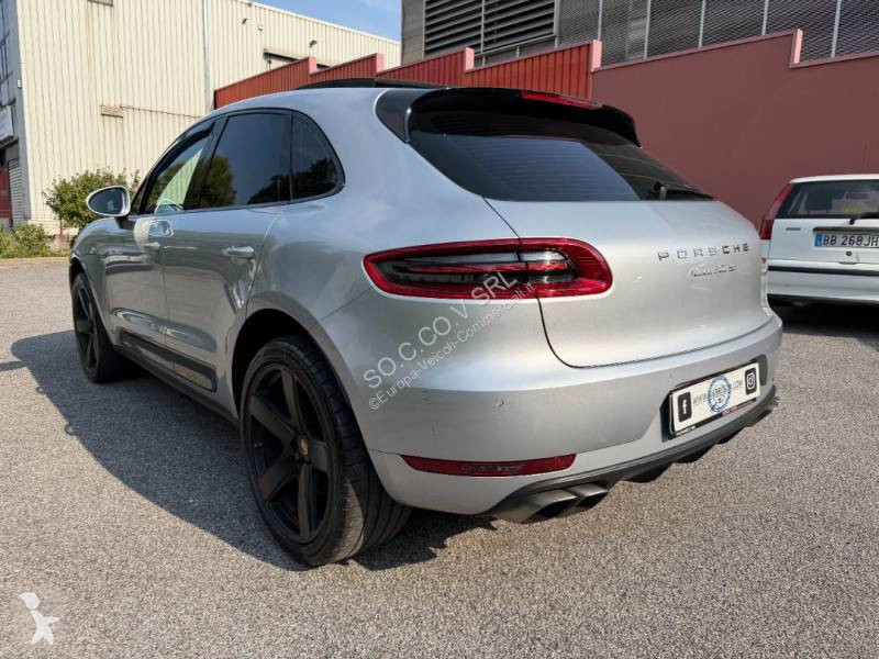 Véhicule utilitaire Porsche