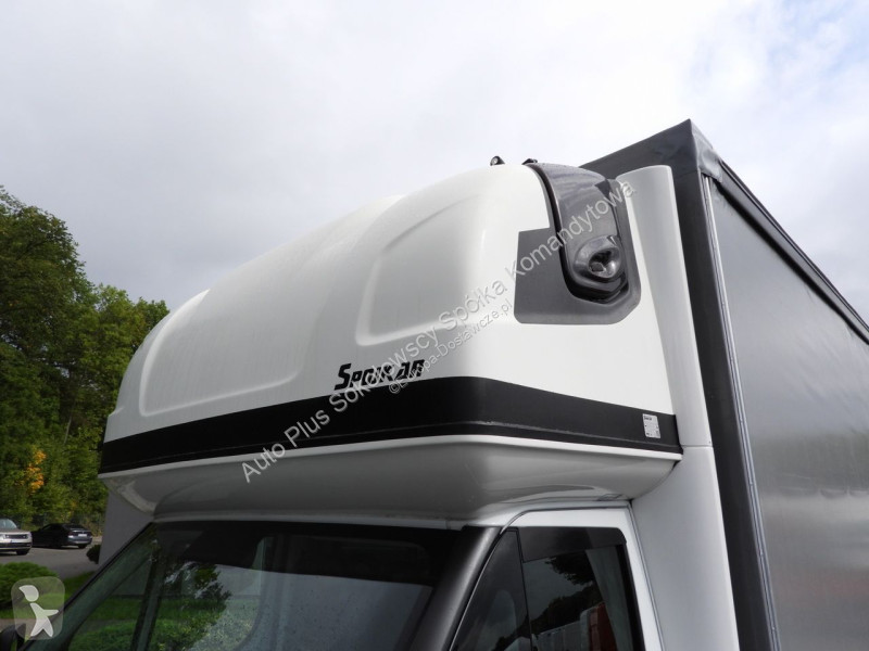 Véhicule utilitaire Iveco 50C18 DAILY