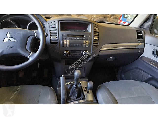Véhicule utilitaire Mitsubishi PAJERO