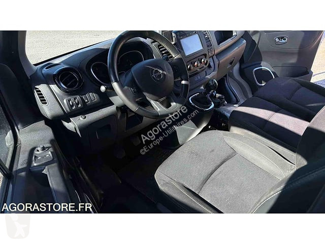 Коммерческий автомобиль