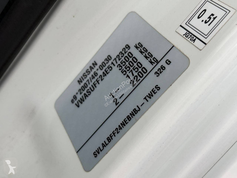Nissan  NT400- 35.12 2.5 dCi 250 van