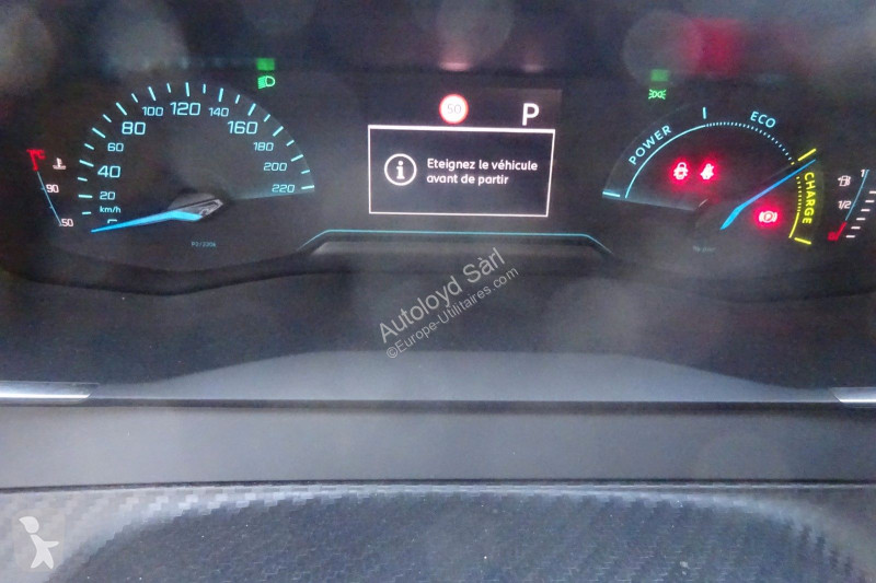 Коммерческий автомобиль Peugeot 1,2 HYBRID 100 BVA