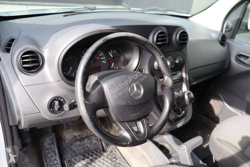 Nyttofordon Mercedes 109 CDI