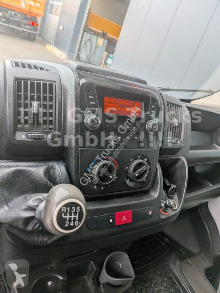 Véhicule utilitaire Fiat Multijet 130 / Nur...