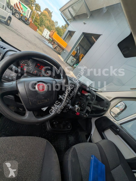 Véhicule utilitaire Fiat Multijet 130 / Nur...