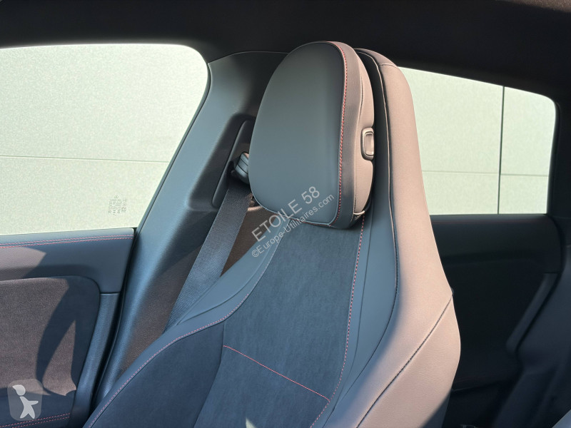 Véhicule utilitaire Mercedes CLA Shooting Brake...