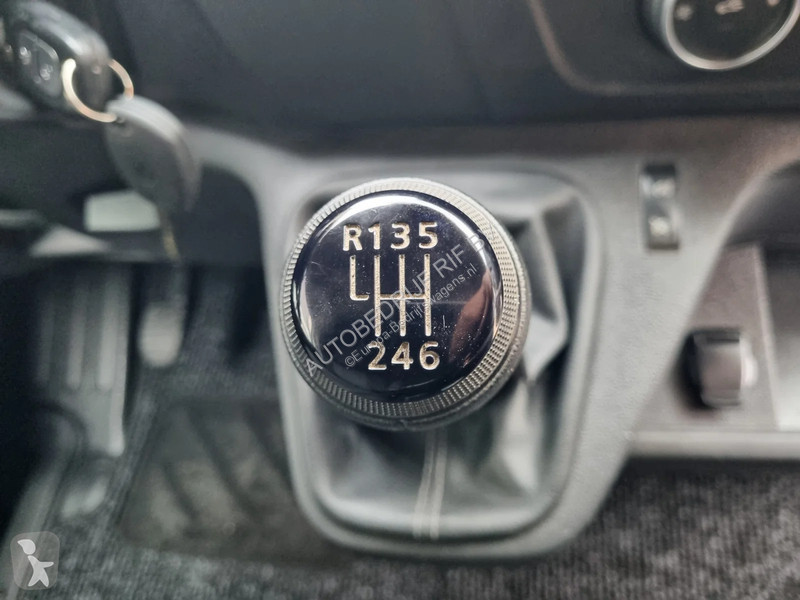 Véhicule utilitaire Renault 2.3 DCI Hoogwerker...