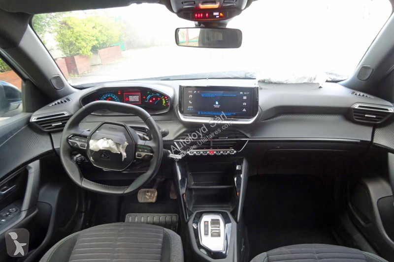 Užitkové vozidlo Peugeot 1,2 HYBRID 136 BVA