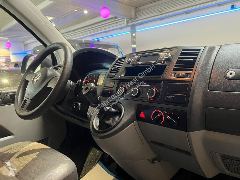 Véhicule utilitaire Volkswagen T5...