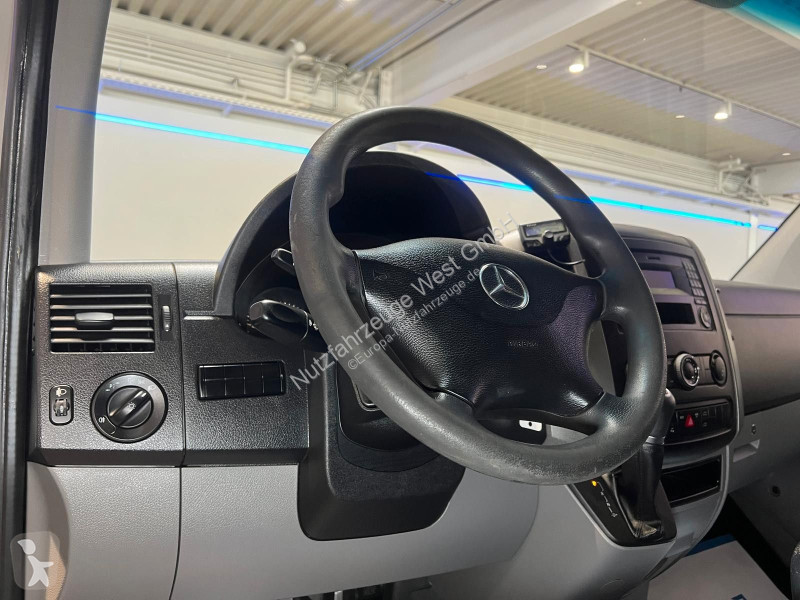 Véhicule utilitaire Mercedes 313...