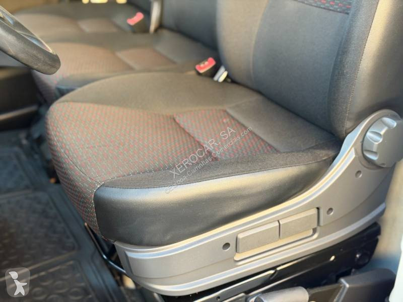 Véhicule utilitaire Peugeot