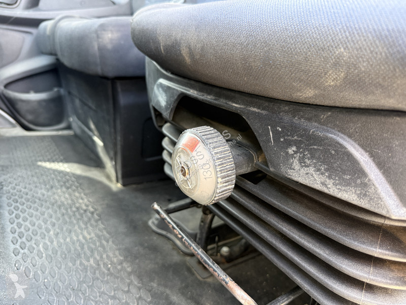 Véhicule utilitaire Iveco 35C14 2.3