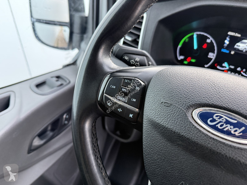 Véhicule utilitaire Ford e 68kWh 184PK E-