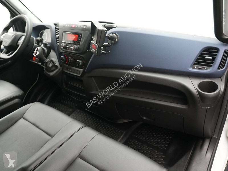 Véhicule utilitaire Iveco 35C14