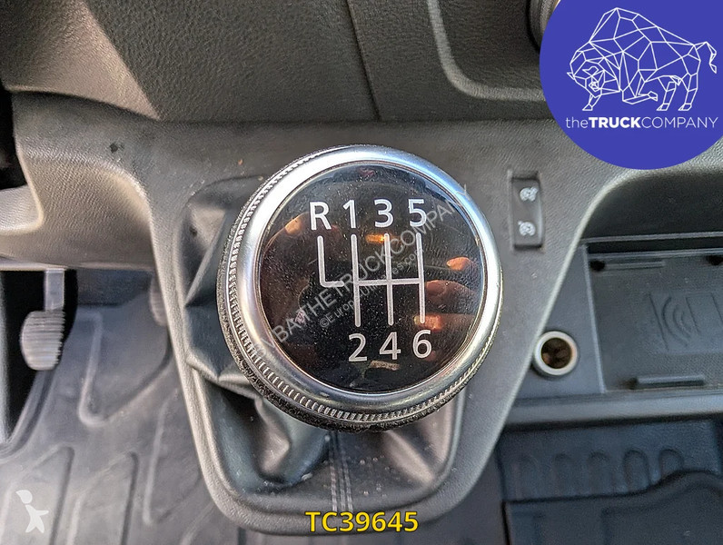 Véhicule utilitaire Renault 2.3 DCI KOFFER MET...