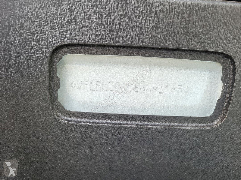 Véhicule utilitaire Renault 95pk