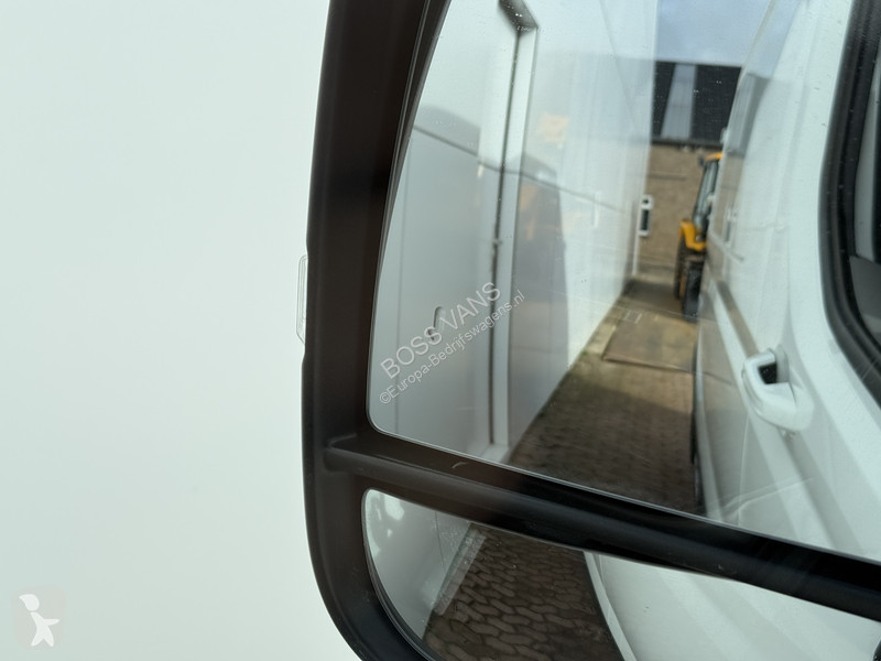 Véhicule utilitaire Maxus e 9 72kWh 204PK e 9