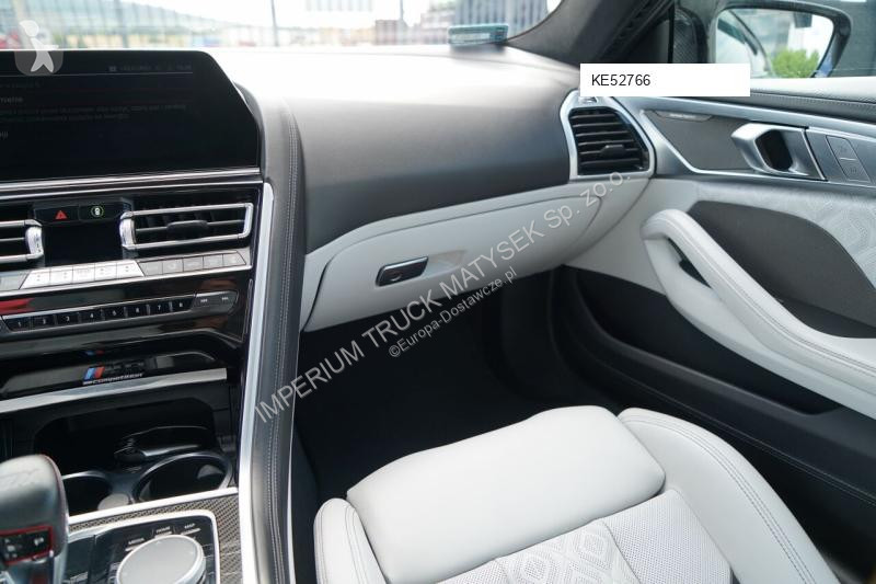 Véhicule utilitaire BMW M8