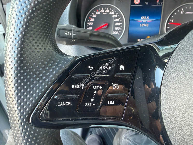 Furgoneta Mercedes 317 CDI Werkstatt-Regal...