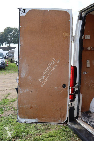 Véhicule utilitaire Peugeot
