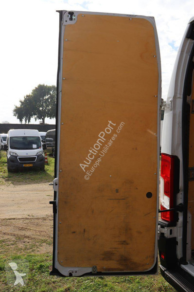 Véhicule utilitaire Peugeot