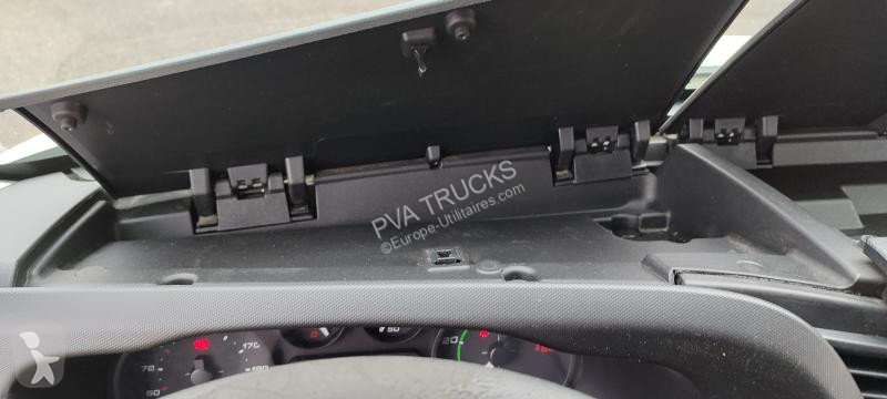 Véhicule utilitaire Iveco FGN 35 C 13 V20 H3...