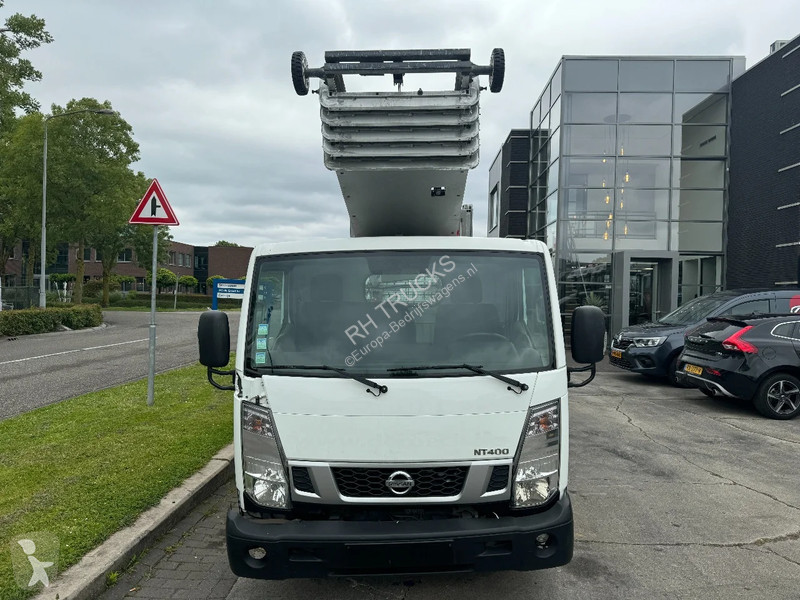 Véhicule utilitaire Nissan UNIT CABSTAR 35.13 +...