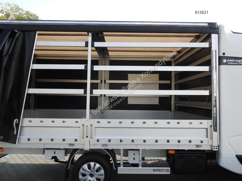 Autoutilitară Renault MASTER PLANDEKA 8 PALET...