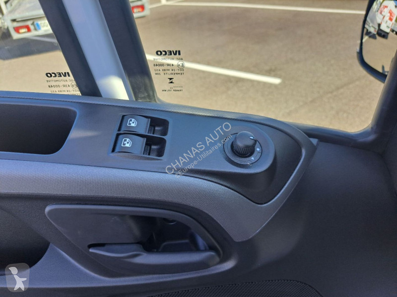 Nyttofordon Iveco 35S18 A8 180CV 3L HAYON...
