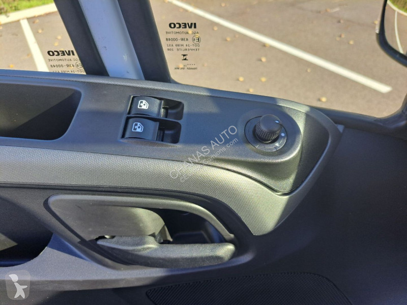 Véhicule utilitaire Iveco 35C18 A8 180CV 3L...