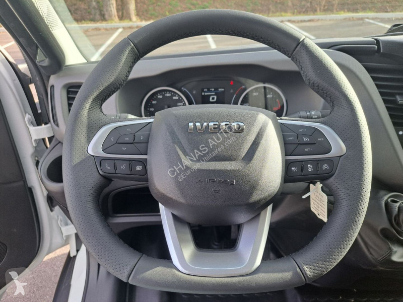 Véhicule utilitaire Iveco 35S18 A8 180CV 3L...