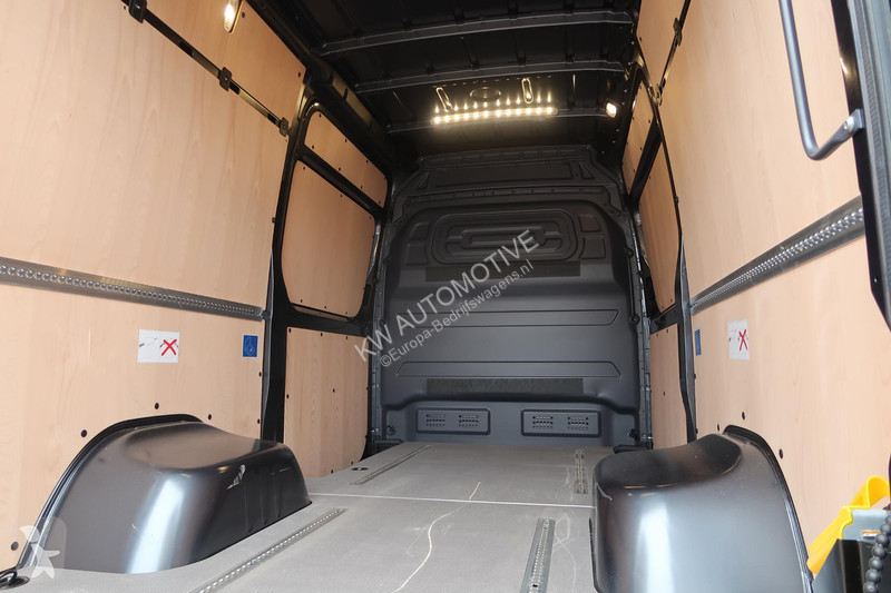 Véhicule utilitaire Mercedes 519 CDI L2H2 4X4...