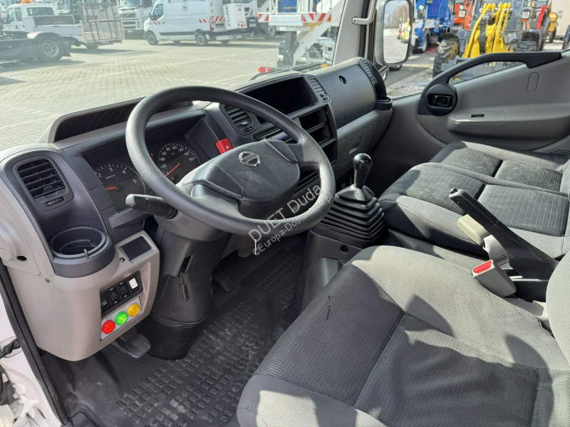 Véhicule utilitaire Nissan