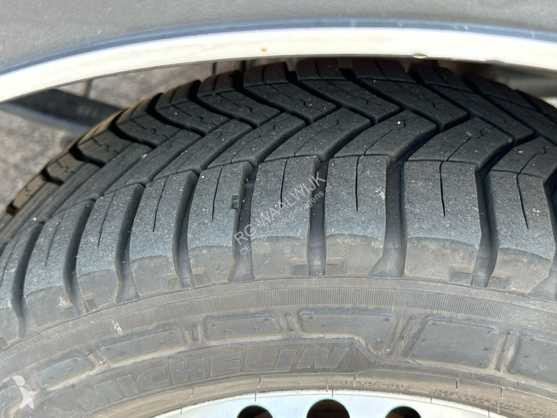 Véhicule utilitaire Iveco 35S14 APK 10-07-2026...