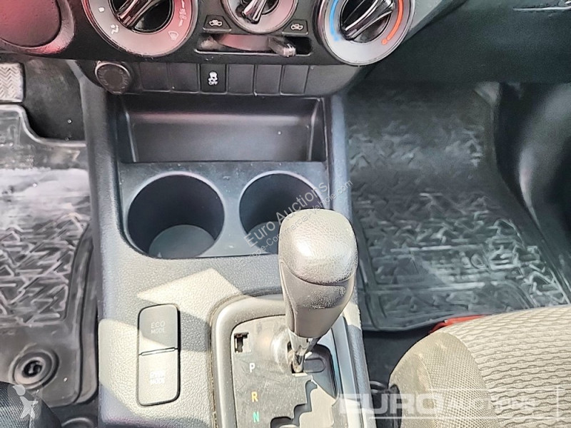Véhicule utilitaire Toyota Hilux