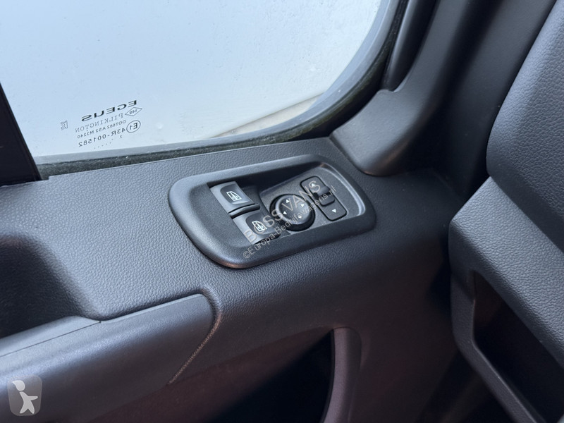 Véhicule utilitaire Renault T33 2.3 DCI 135PK...