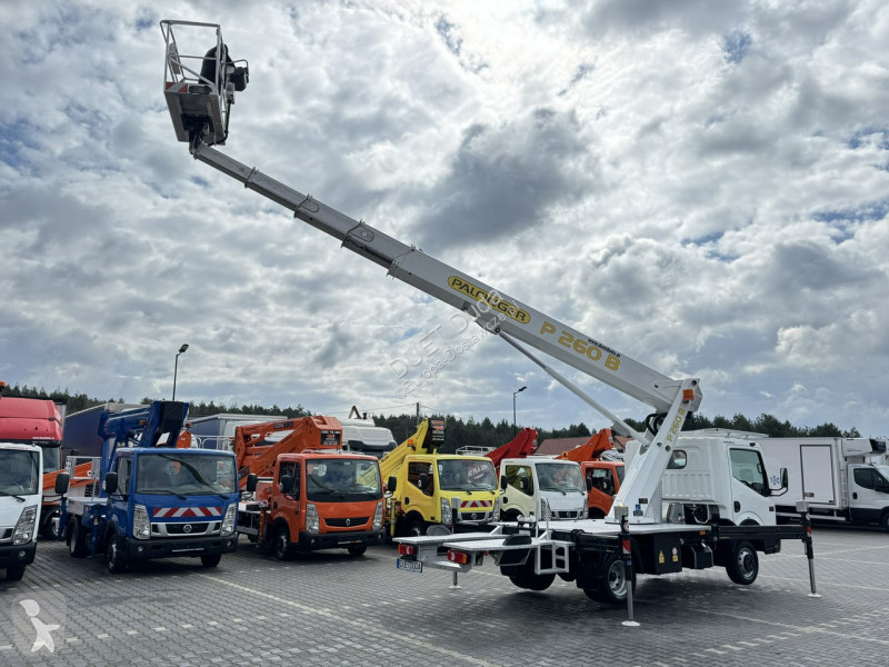 Véhicule utilitaire Nissan