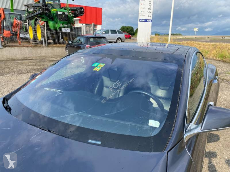 Véhicule utilitaire Tesla