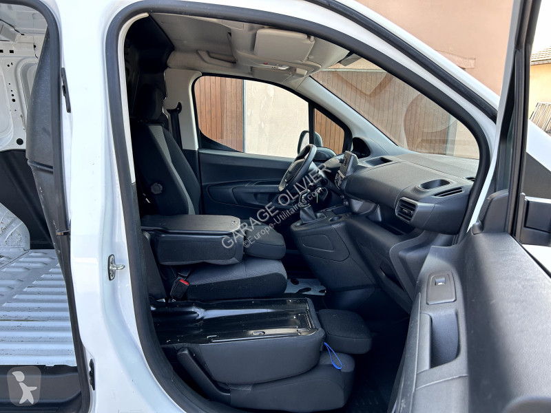 Peugeot Standard 650KG 1.5 Bluehdi 100 Premium van