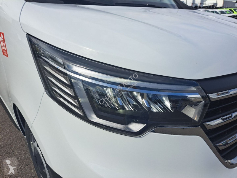 Veicolo commerciale Renault 6PL L2H1 3T BLUE...
