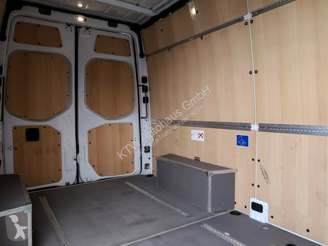 Veículo utilitário Mercedes 317...