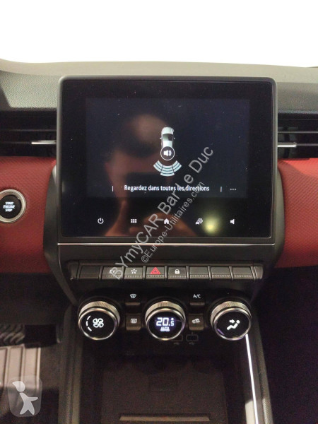 Veicolo commerciale Renault Clio E-Tech 140