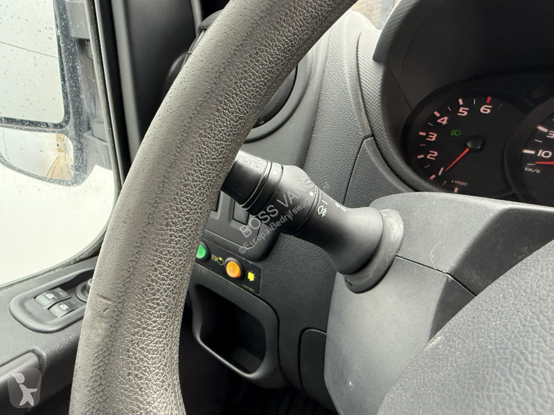 Véhicule utilitaire Renault 130pk T35 2.3 DCi...