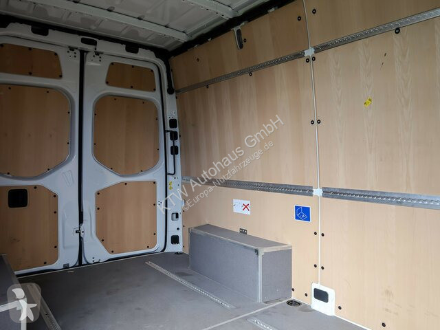 Véhicule utilitaire Mercedes 317...