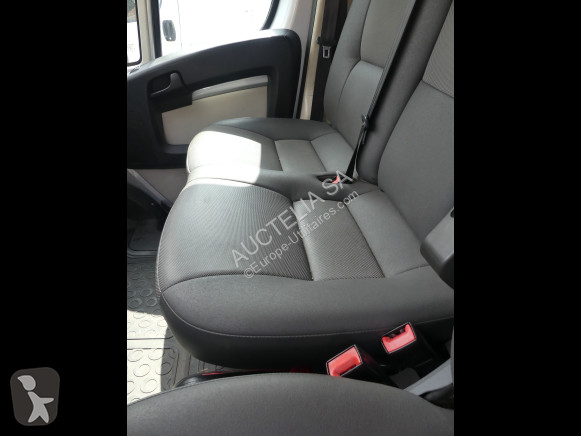 Véhicule utilitaire Peugeot
