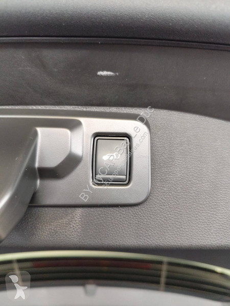 Veicolo commerciale Renault Austral full hybrid...