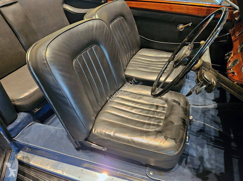 Veicolo commerciale   D6 - 70 Chapron (RHD)